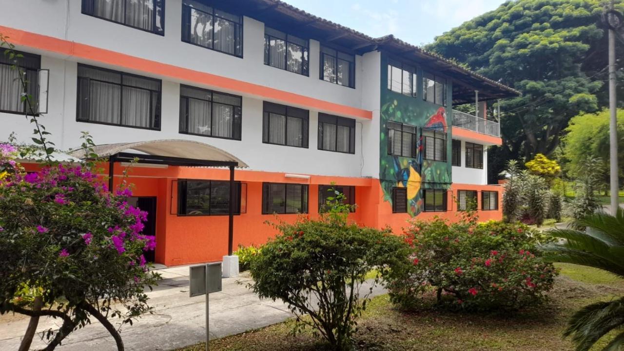 Imca Hotel Buga Esterno foto