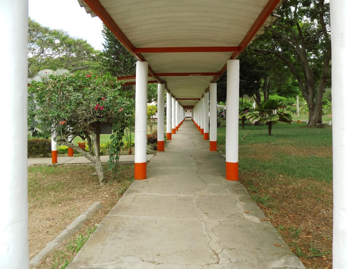 Imca Hotel Buga Esterno foto